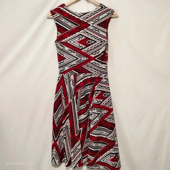Vintage Alyn Paige Size Medium Fit and Flare Abstract Retro Dress Cap sleeves - Picture 4 of 7